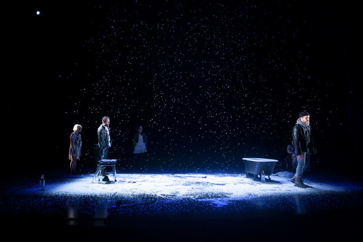 Marianne Marceau (Nicole) Hugues Frenette (Bottom) Véronique Côté (Juba) Eliot Laprise (Bruno) © Nicola-Frank Vachon