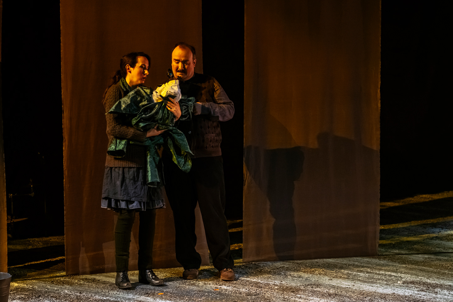 Monika Pilon (Une paysane) Jonathan Gagnon (Un paysan) © Stéphane Bourgeois