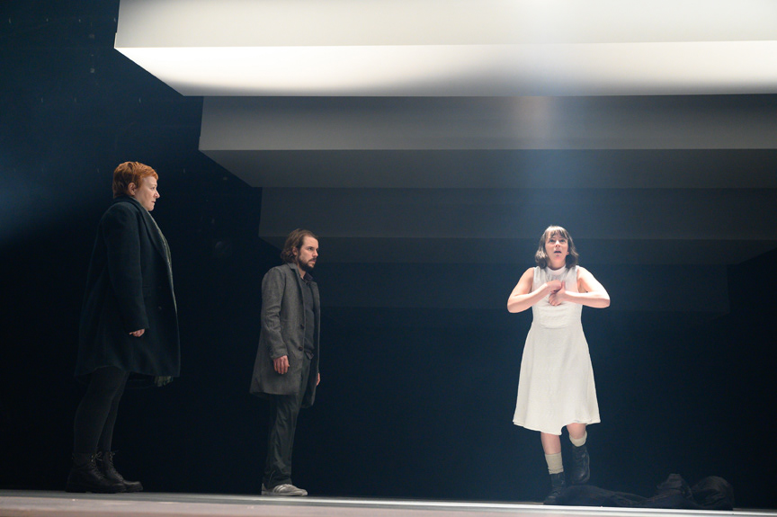 Lorraine Côté (Éloïse) Lucien Ratio (Alex) Marianne Marceau (Edwige) © Vincent Champoux