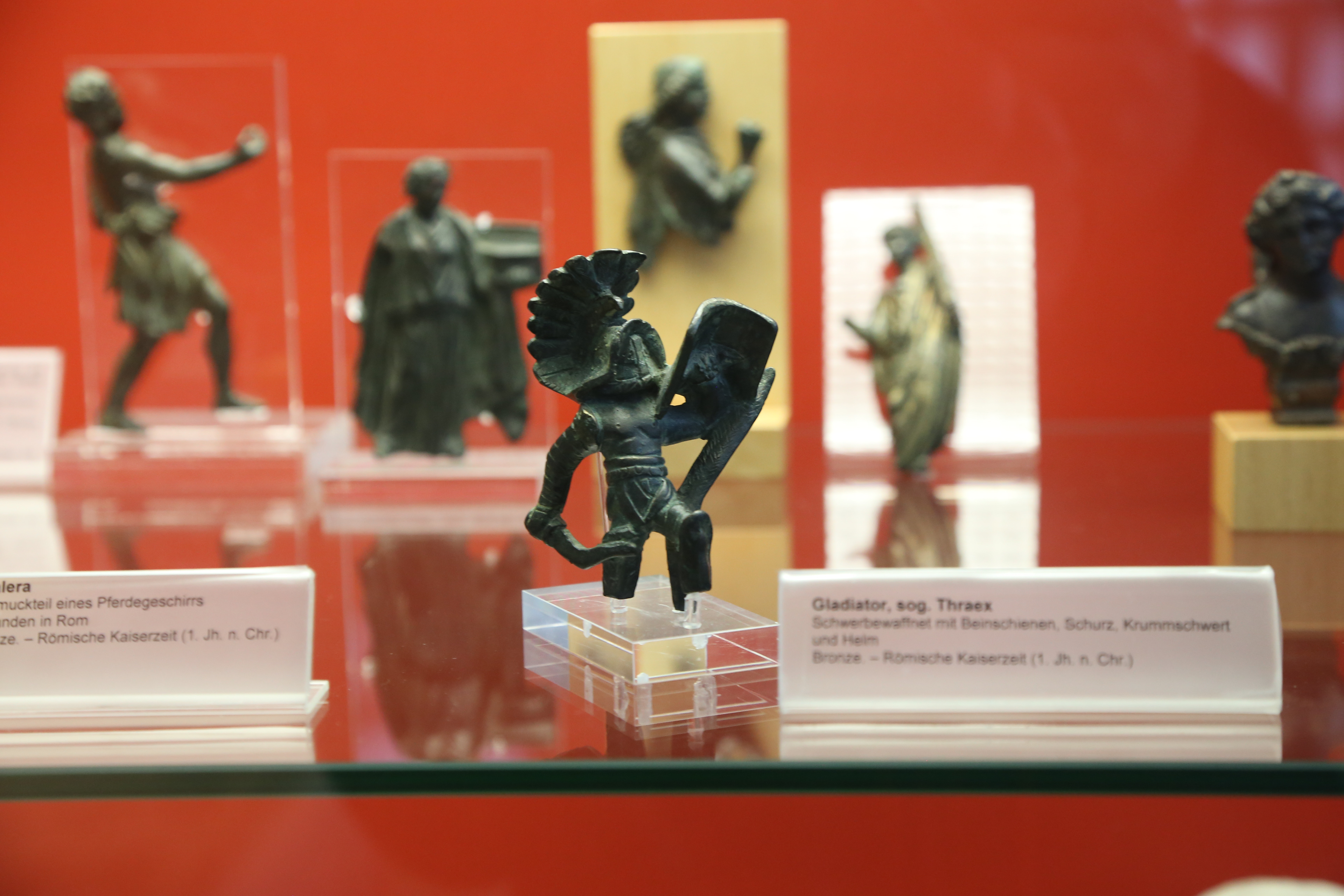 Bronze Thraex gladiator figurine, 1st century AD, Museum August Kestner, Hannover