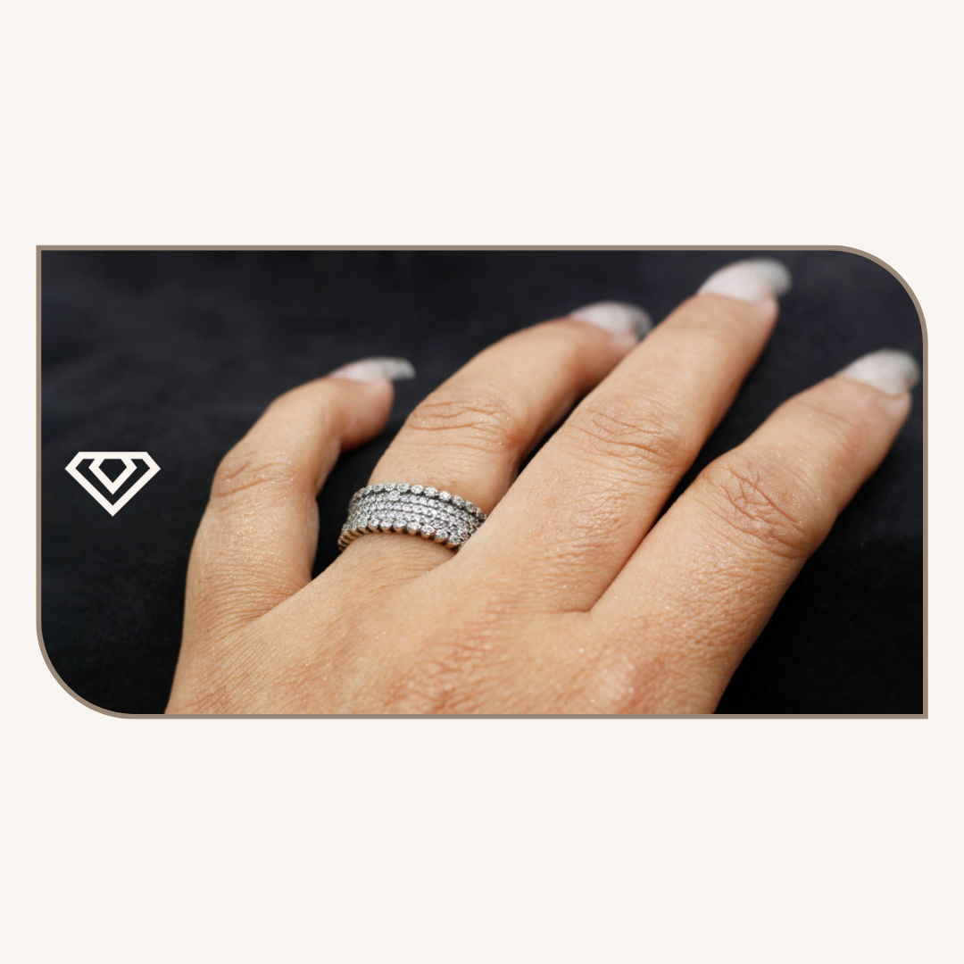 Anillo plata 925. Diseño micorpavé. Disponible en talla 7. Brilla por: 20000 crc