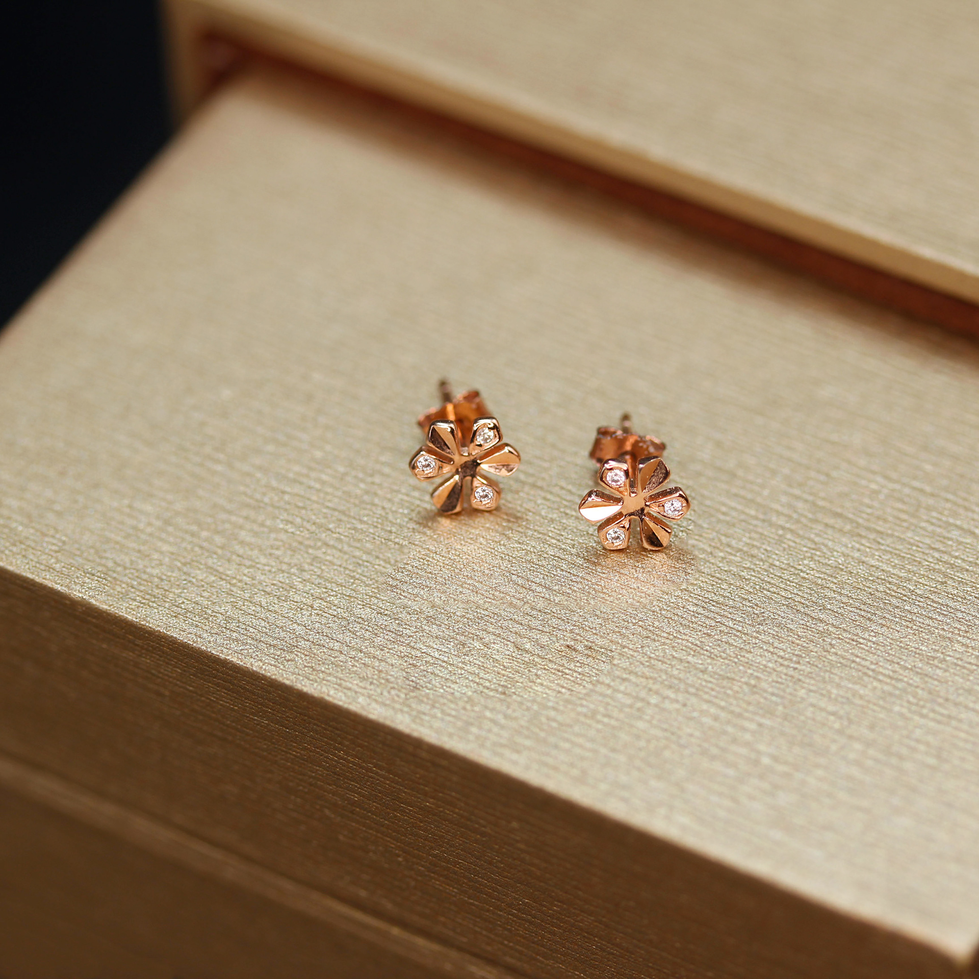 Pendientes Plata 925 Margaritas Baño Oro Rosa Precio 4500crc