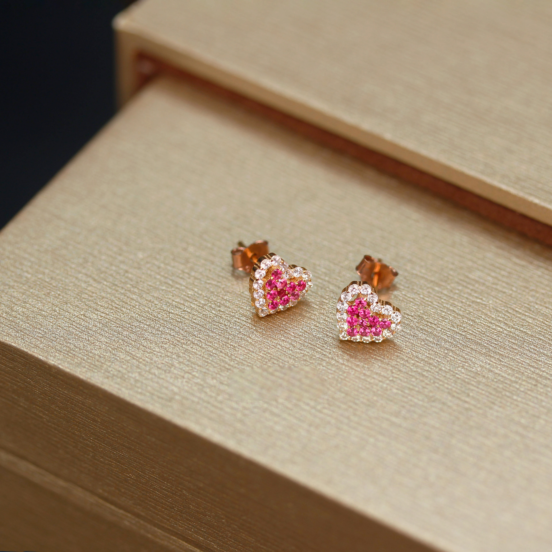 Pendientes Plata925 Corazón Fucsia Baño de Oro Rosa Precio 7500crc