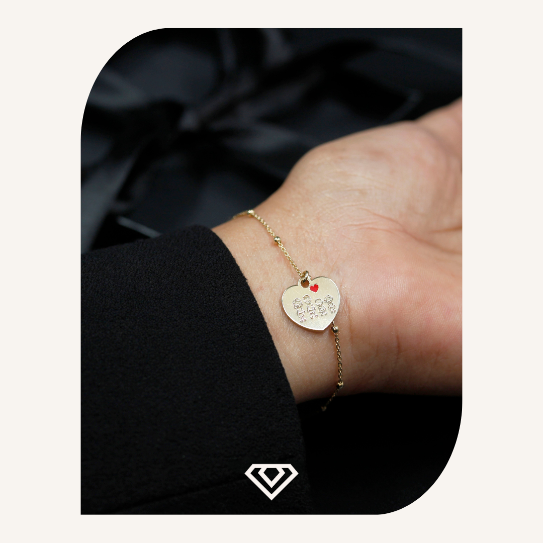 Pulsera Plata 925. Matices baño oro 18k. Entredije corazón familia. Brilla por: 15000 crc