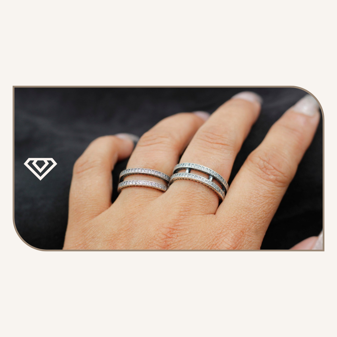 Anillo plata 925. Diseño doble anillo con destellos micropavé. Disponible en talla 6, 7 y 8. Brilla por: 18000 crc