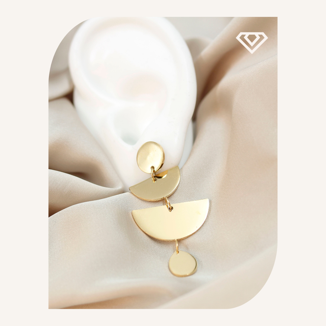 Pendientes largos acero. Hermoso diseño. Brilla por: 5500 crc