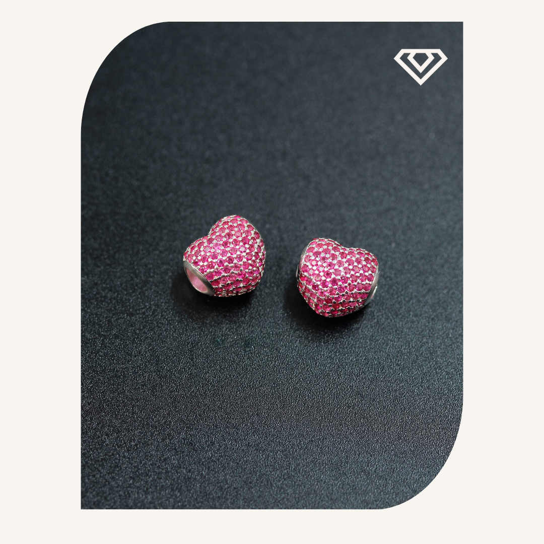 Corazón Plata italiana. Destellos en montura Micropavé tono Fucsia Brilla por: 17000 crc (valor por pieza)