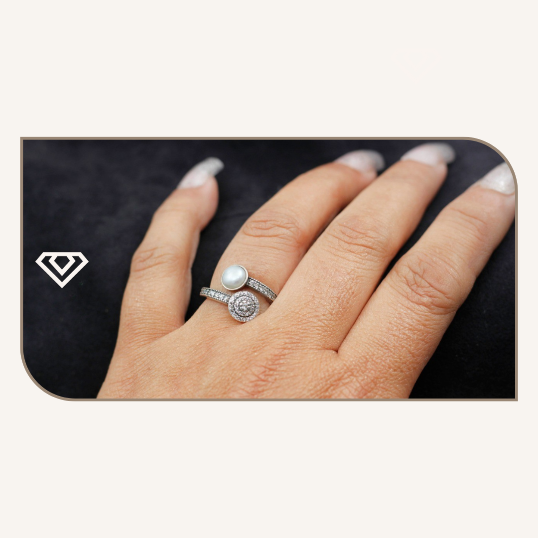 Anillo plata 925, perla y micropavé. Disponible talla 6, 7 y 8. Brilla por: 18000 crc