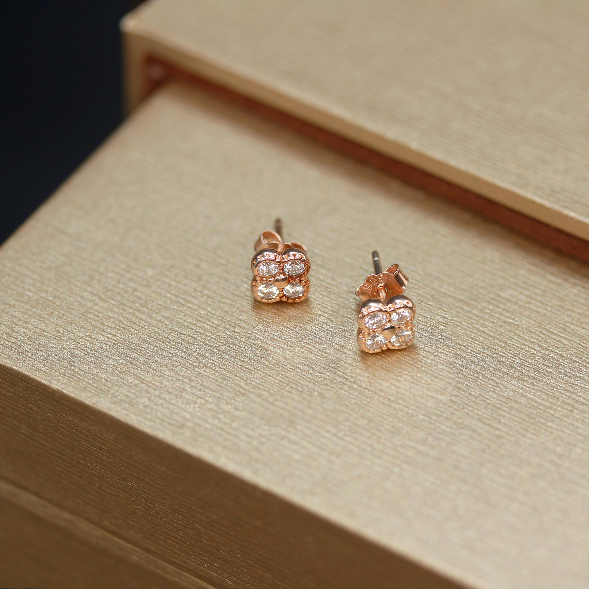 Pendientes Plata Rosa Baño de Oro Rosa Precio 9500crc