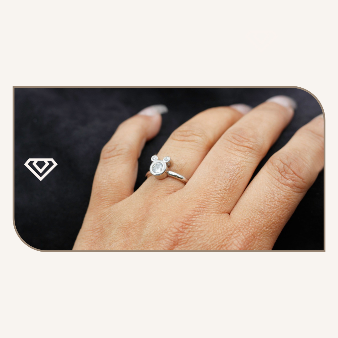 Anillo plata 925. Diseño Mickey. Disponible en talla 6, 7. Brilla por: 13000 crc