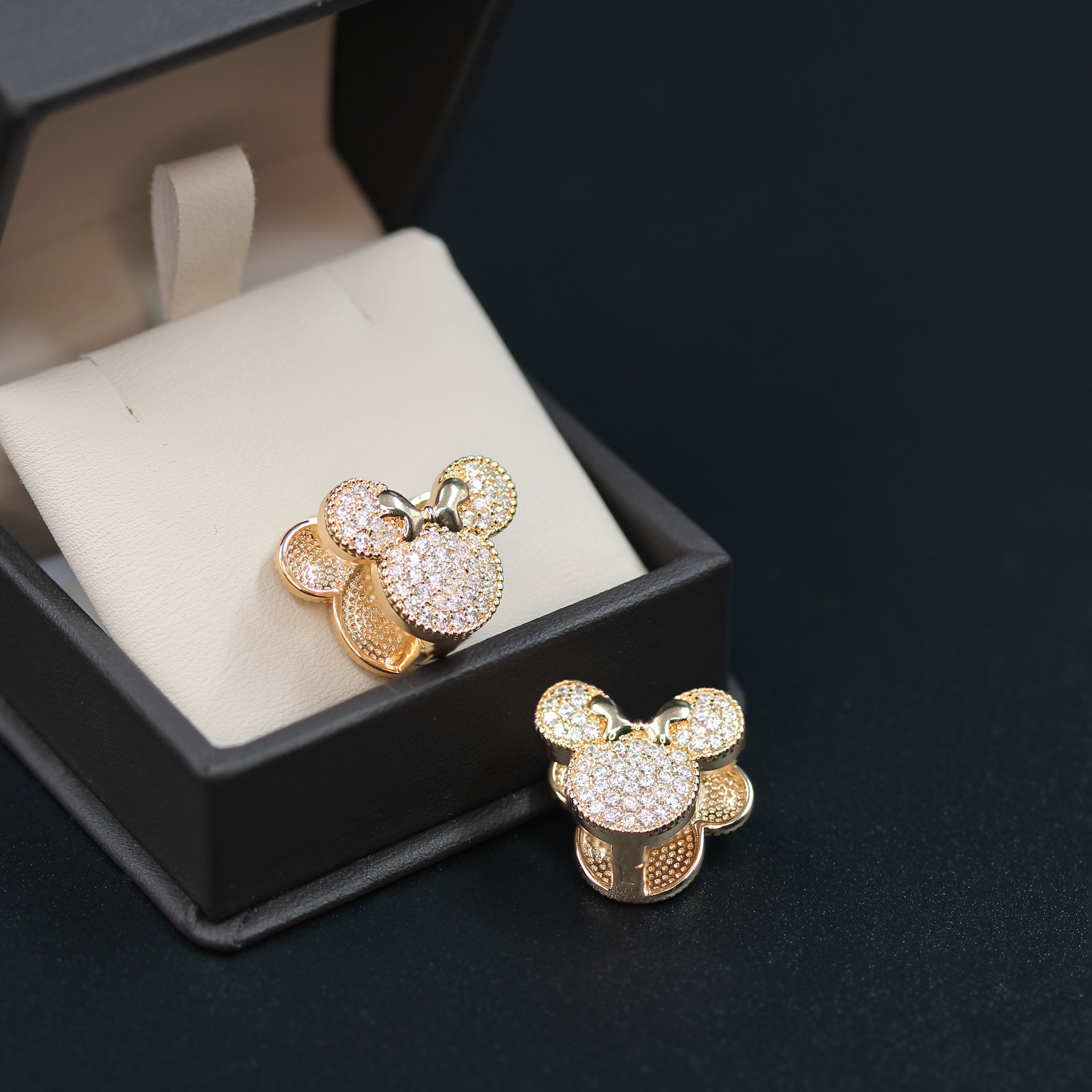 Pendientes Minnie Gold Field Precio 4050crc