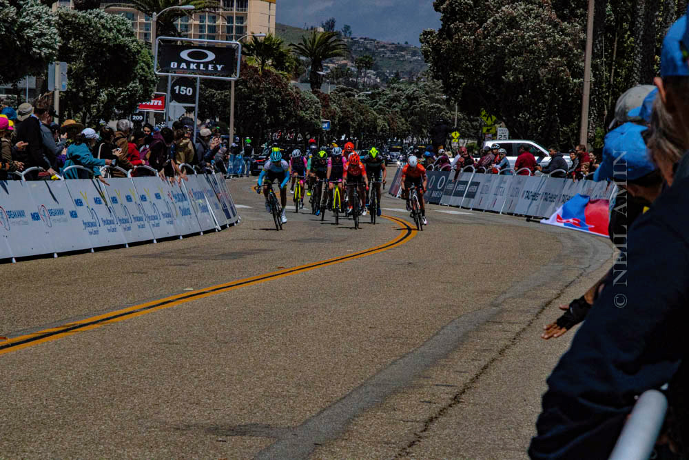 Tour of California- The peloton  charge toward the finish-  Stage M5, Ventura