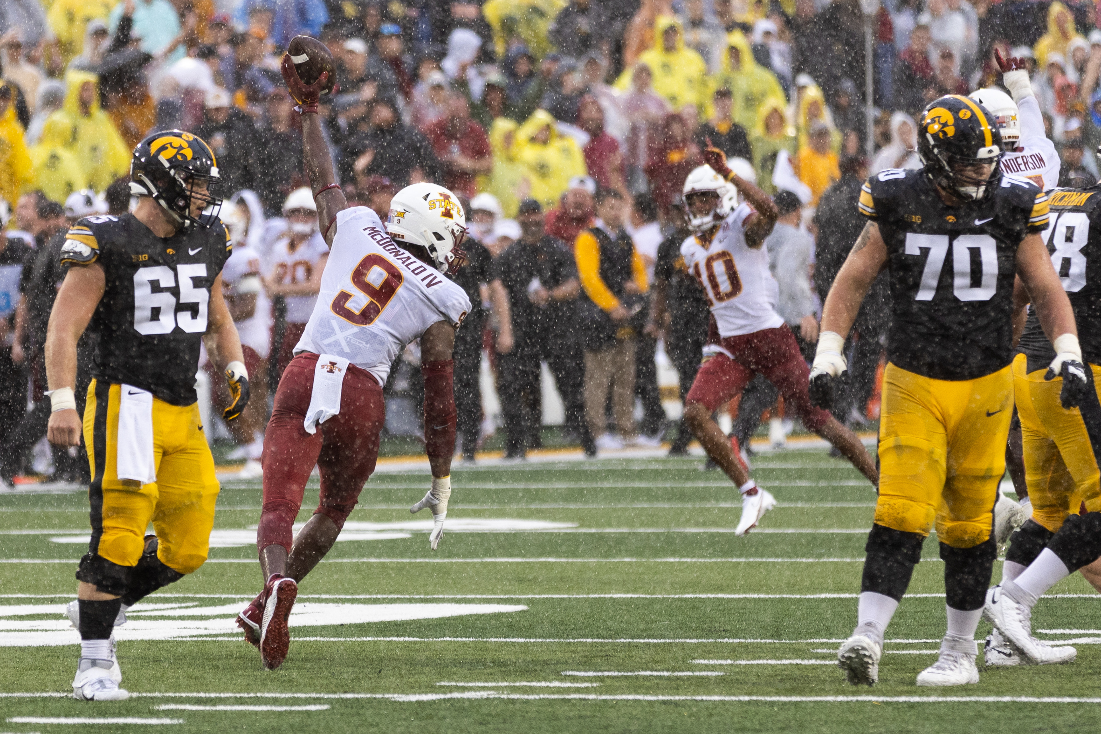 Iowa State Cyclones defensive end Will McDonald IV (9) celebrates during a NCAA football game between the Iowa Hawkeyes and the Iowa State Cyclones at Kinnick Stadium in Iowa City, Iowa on Saturday, Sept. 10, 2022.