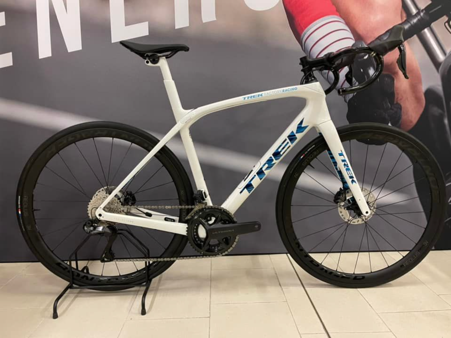 Nuova Trek Domane SLR 7 Shimano Ultegra 12 V