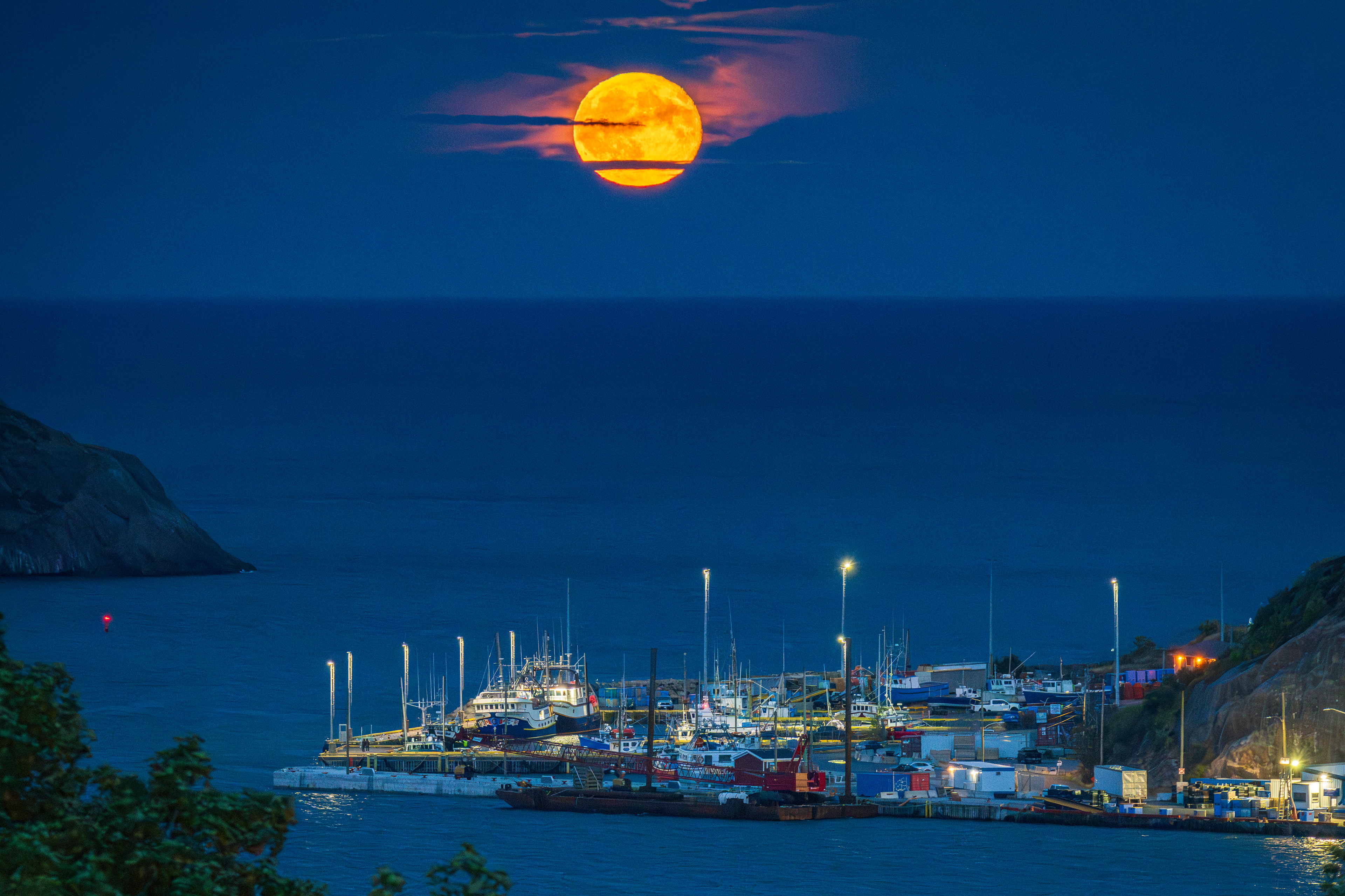 Moon Rise in the Narrows