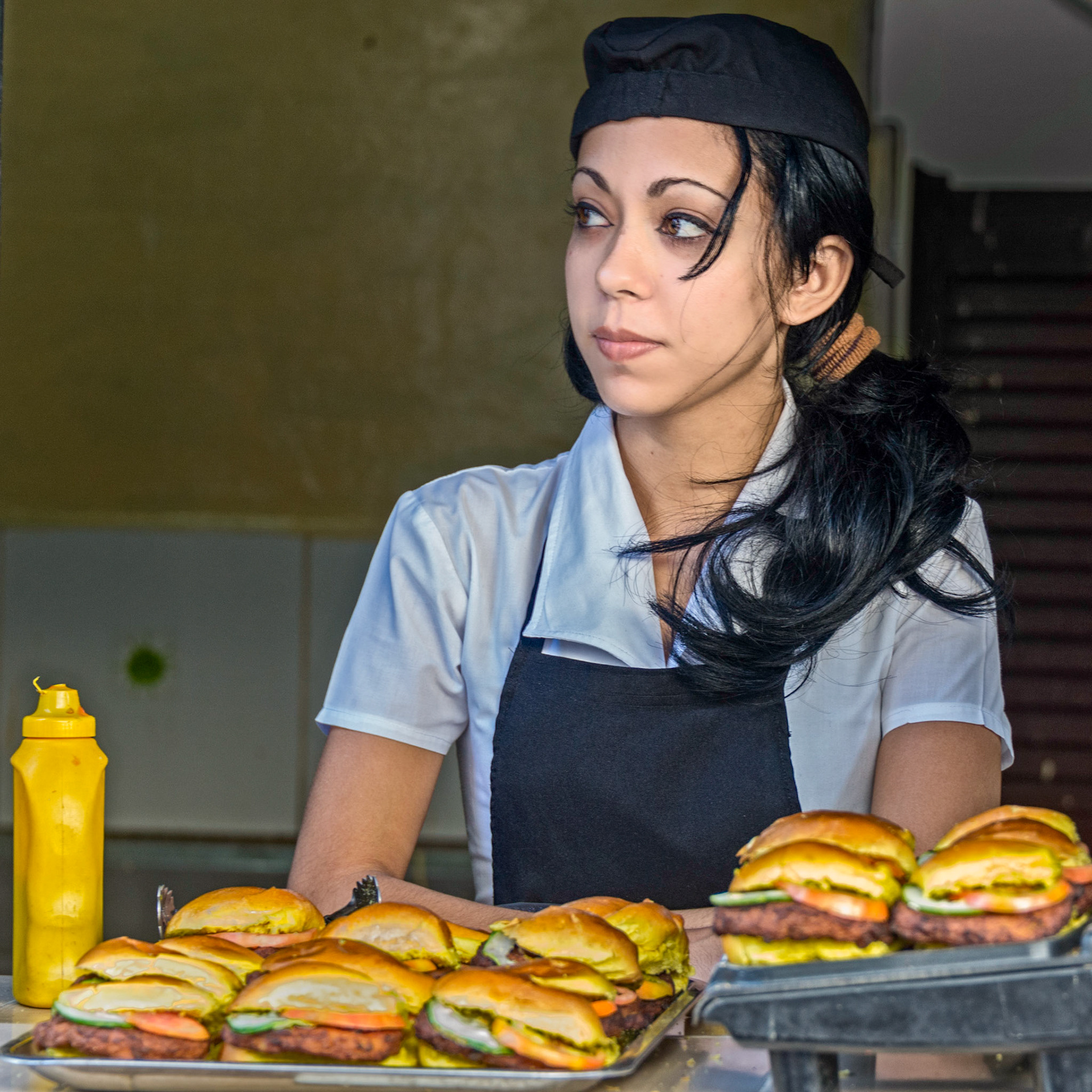 Cheeseburger Girl, Havana