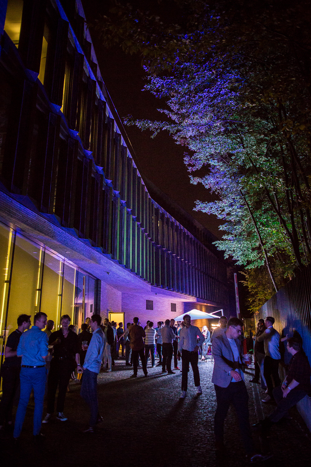 Firmowa impreza integracyjna w stylu berlińskiego undergroundu, Łódź.