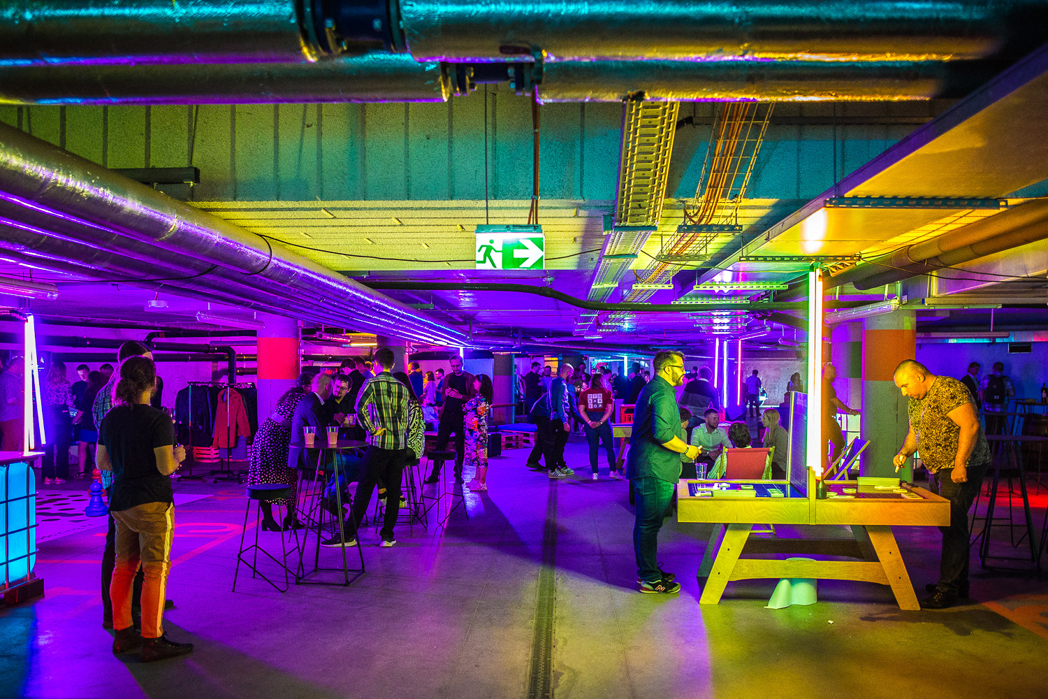 Firmowa impreza integracyjna w stylu berlińskiego undergroundu, Łódź.