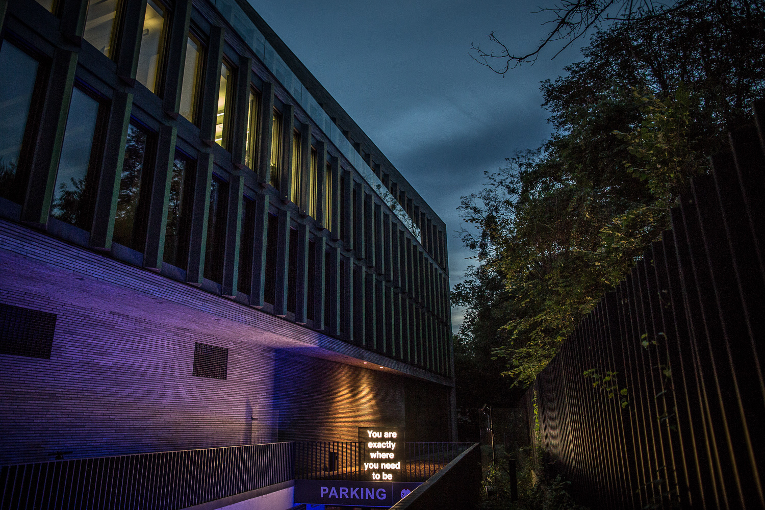 Firmowa impreza integracyjna w stylu berlińskiego undergroundu, Łódź.