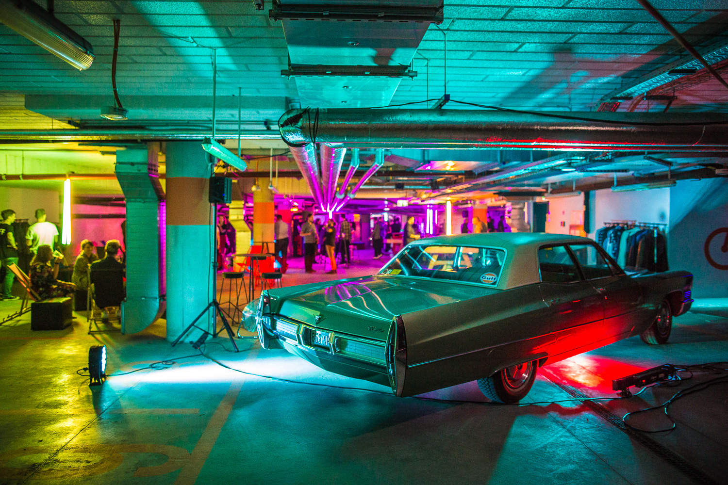 Firmowa impreza integracyjna w stylu berlińskiego undergroundu, Łódź.