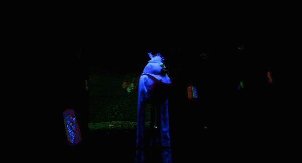 Test-animation für den Interfilm-Trailer. Eine Puppe tanzt im Club-Set