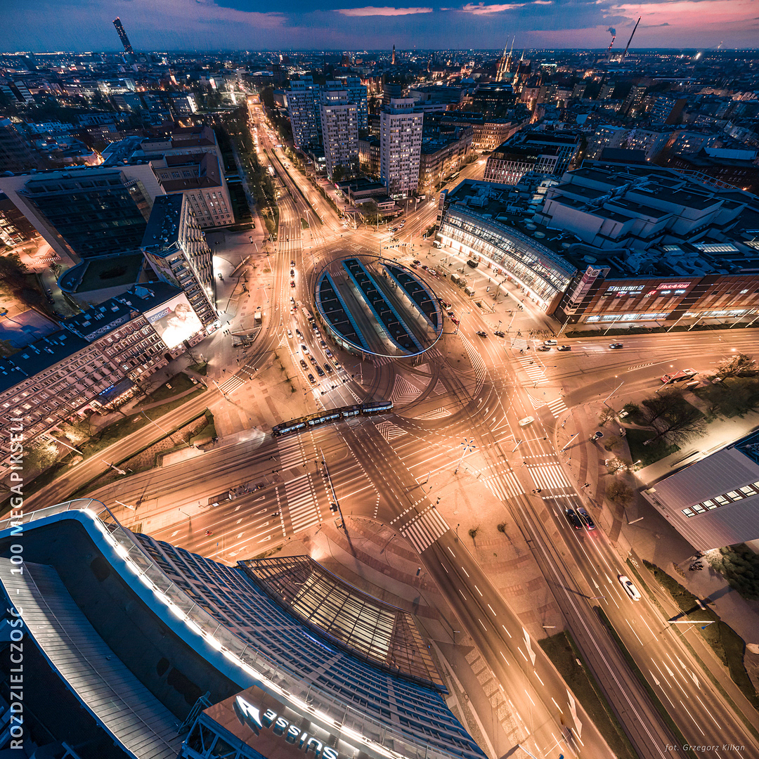 Rondo Reagana - panorama 100 Mpx 