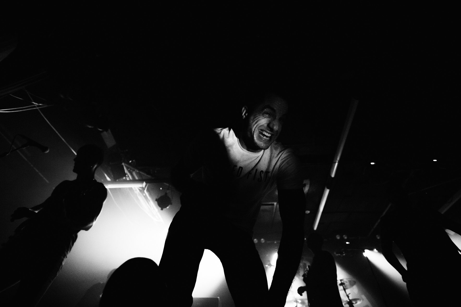 Raised Fist, Tanssisali Lutakko