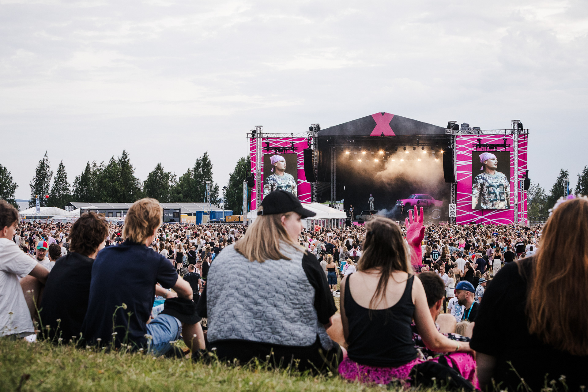 Mouhous, Ilosaarirock