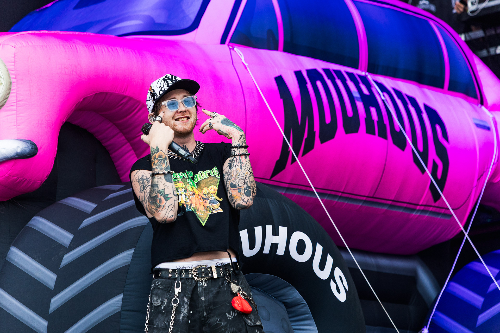 Mouhous, Ilosaarirock
