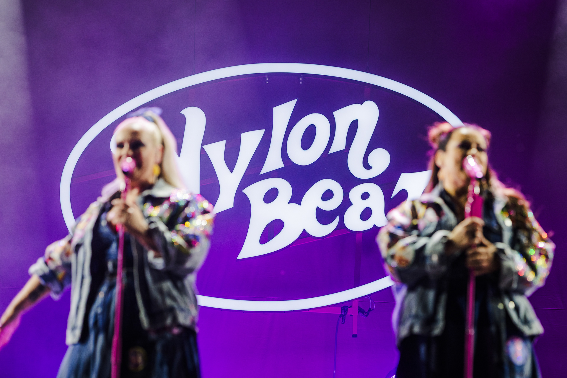 Nylon Beat, Ilosaarirock