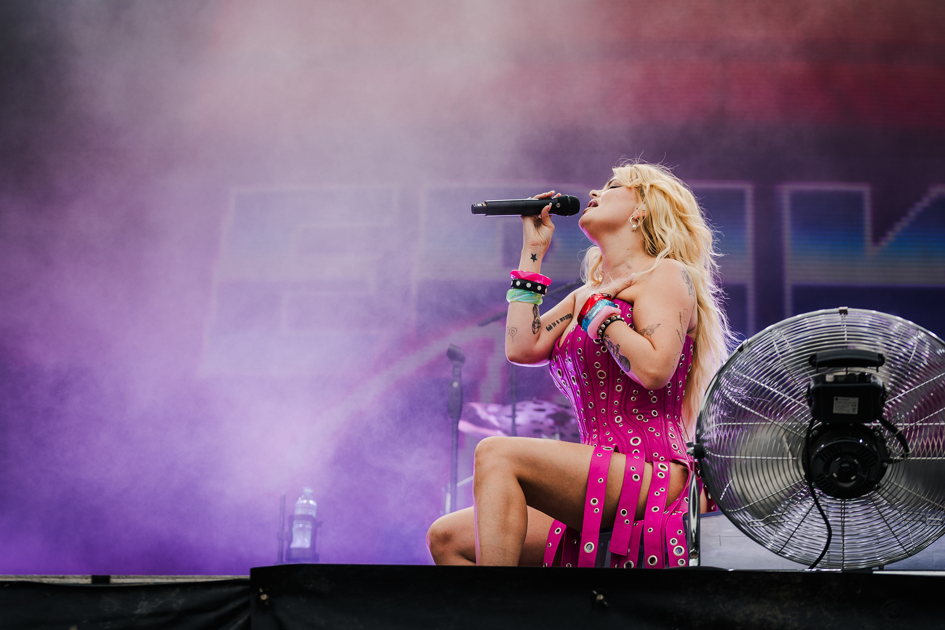 Erika VIkman, Ilosaarirock