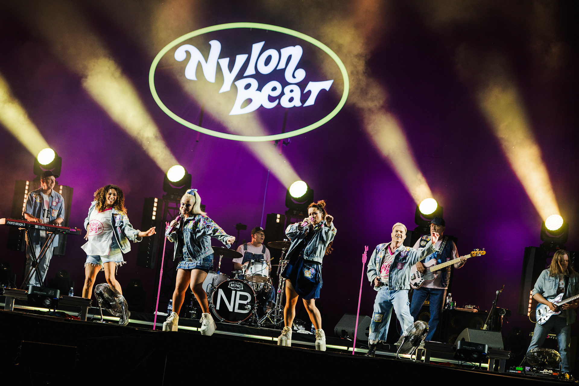 Nylon Beat, Ilosaarirock