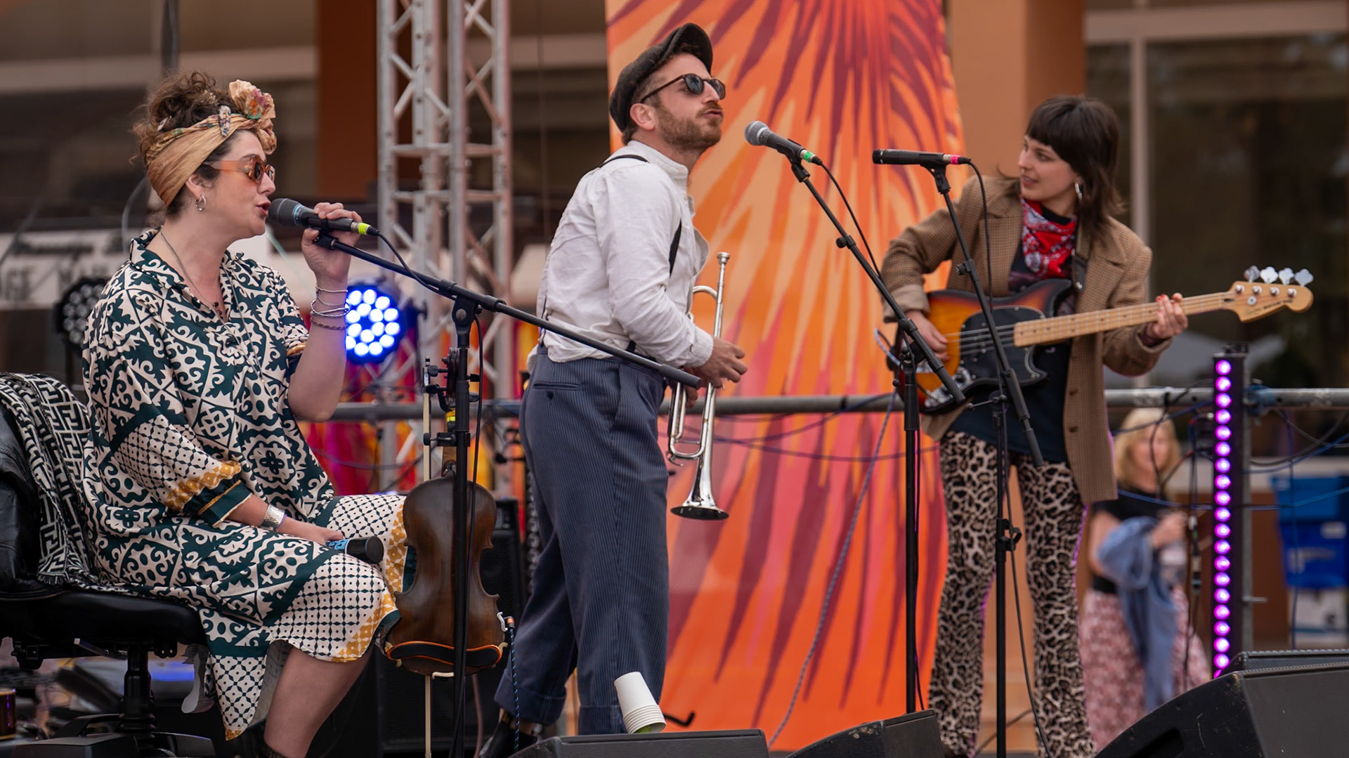 Holy Moly & The Crackers