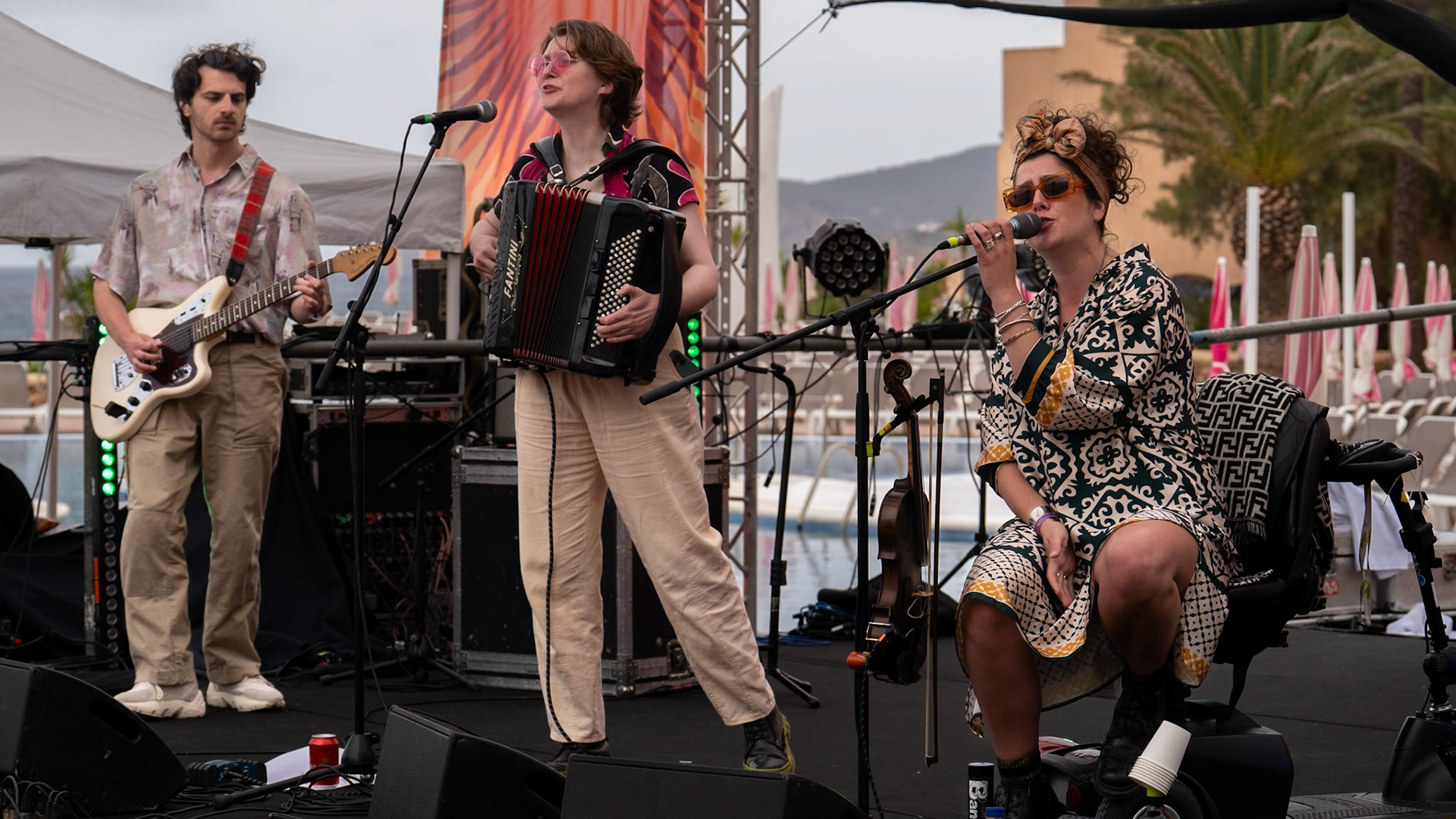 Holy Moly & The Crackers