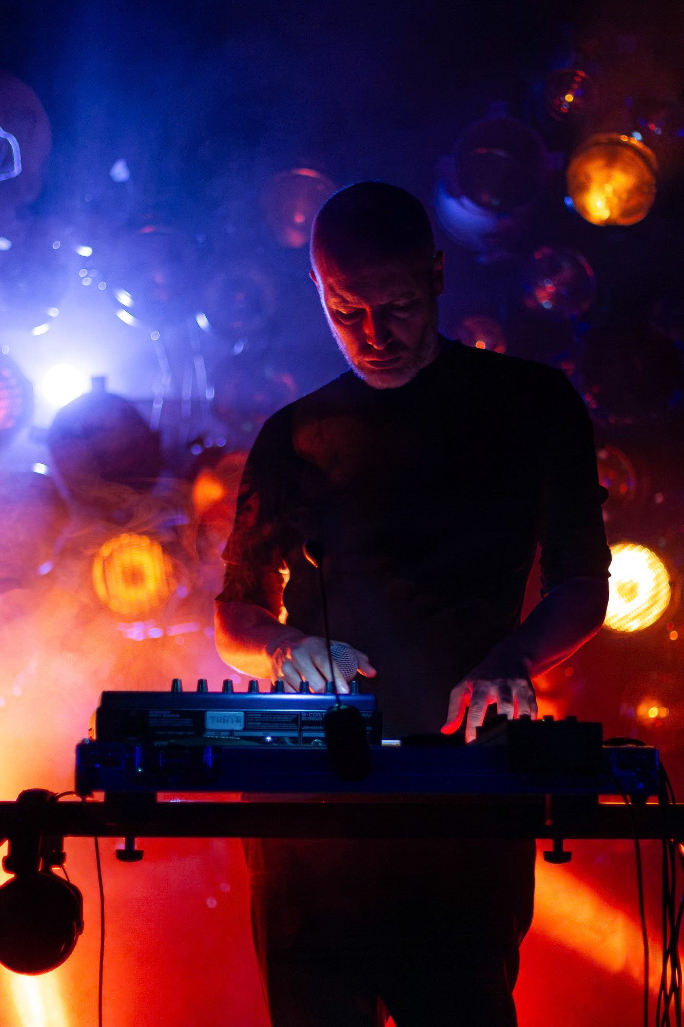 Olivier Arson aka Territoire. Iluminación XLR Studio