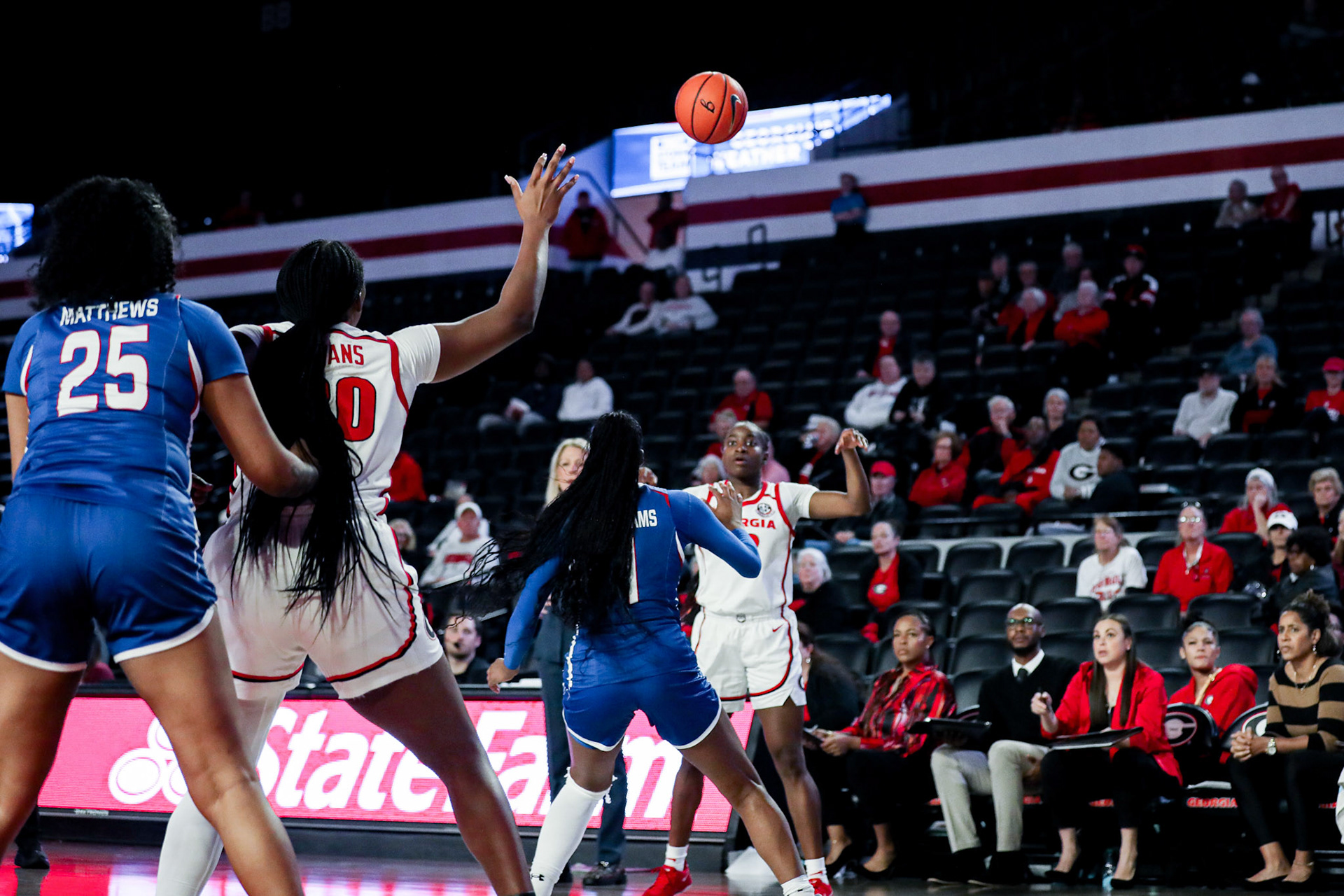 Georgia forward Amiya Evans (30), Georgia guard Roxane Makolo (12) during Georgia’s game against Georgia State at Stegeman Coliseum in Athens, Ga., on Nov. 14, 2024. (Blake Caviness/UGAAA)