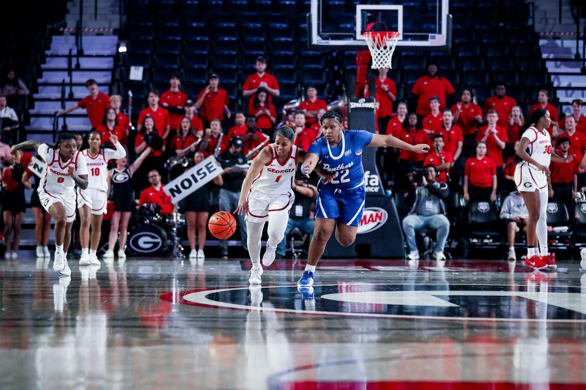 Georgia guard Asia Avinger (1) during Georgia’s game against Georgia State at Stegeman Coliseum in Athens, Ga., on Nov. 14, 2024. (Blake Caviness/UGAAA)