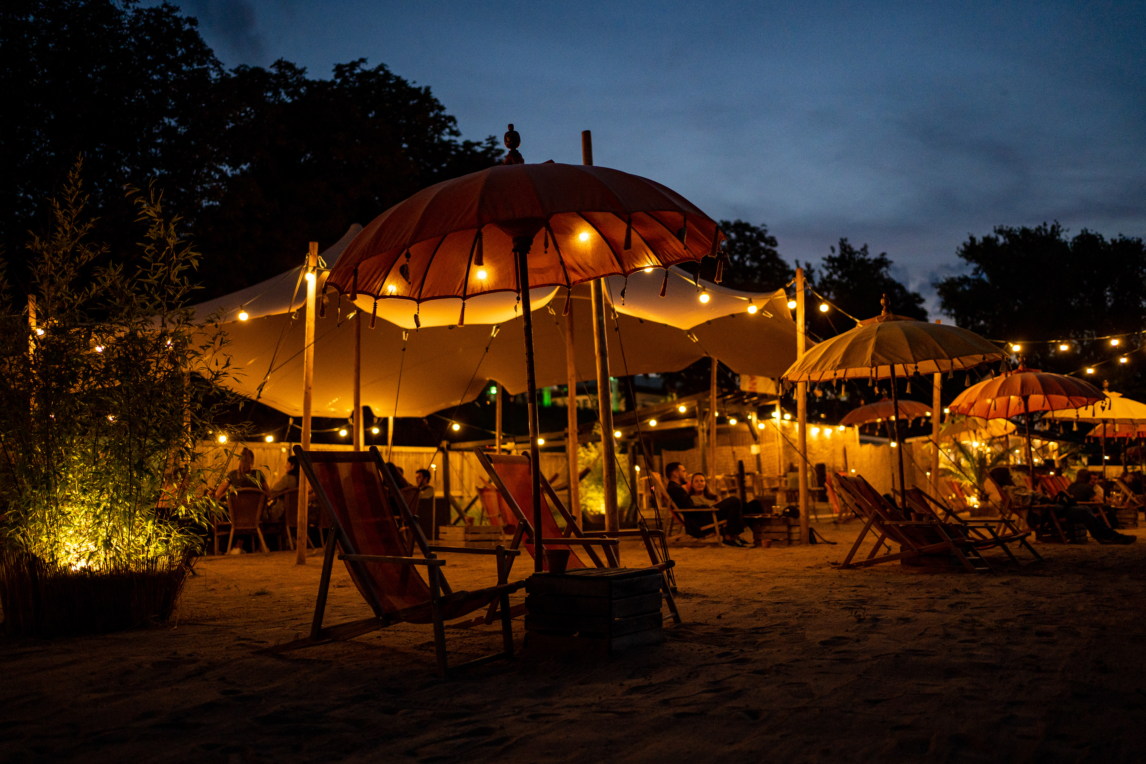 Neckarstrand bei Nacht