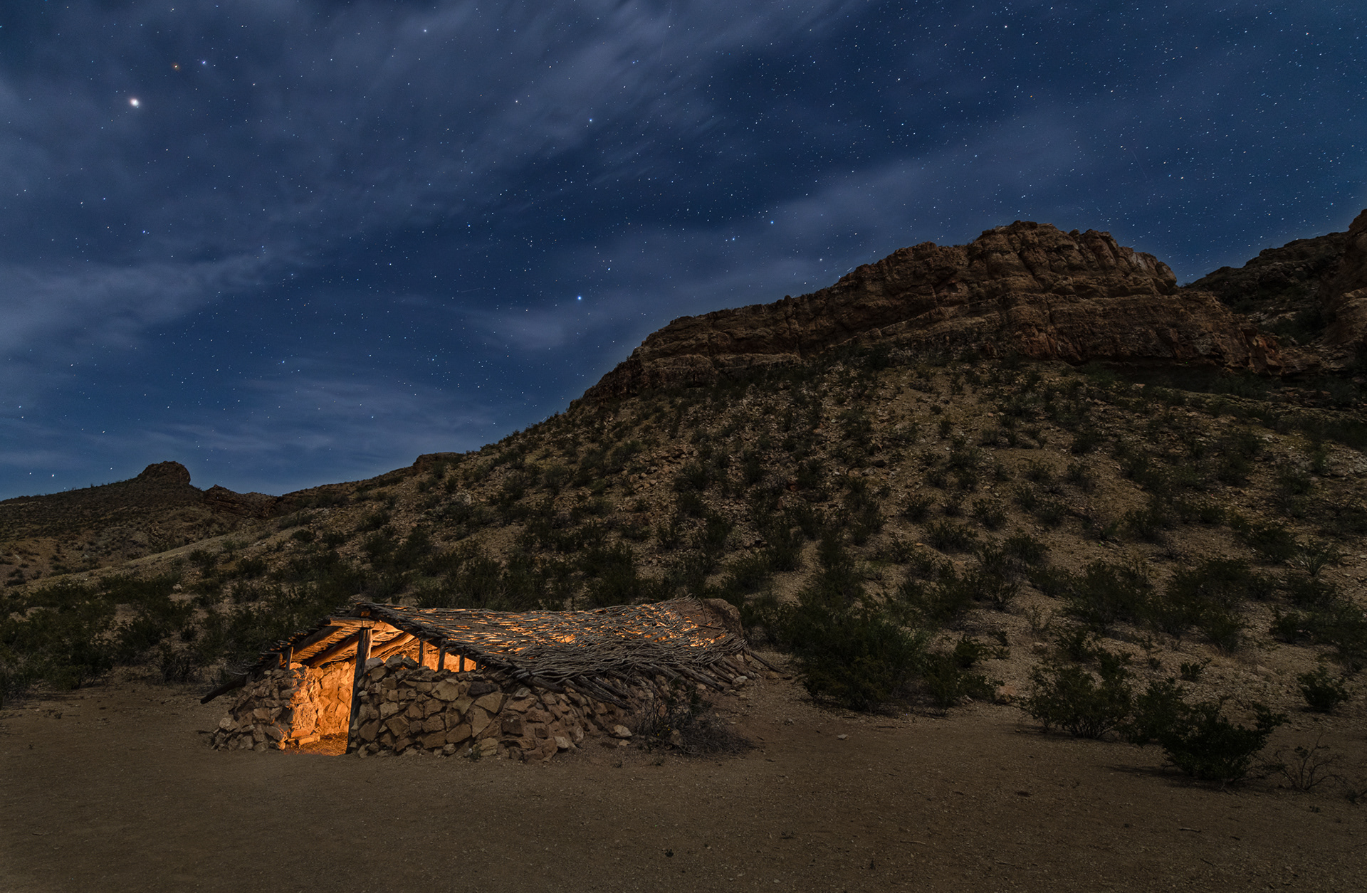 A man of Mexican descent named Gilberto Luna raised a large family in this small, low-roofed hut. He lived there till 1947, and died at the age of 108. 
