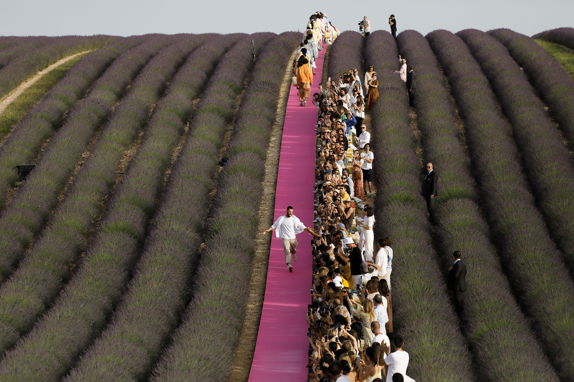 JACQUEMUS " LE COUP DE SOLEIL " 10 YEARS ANNYVERSARY SHOW