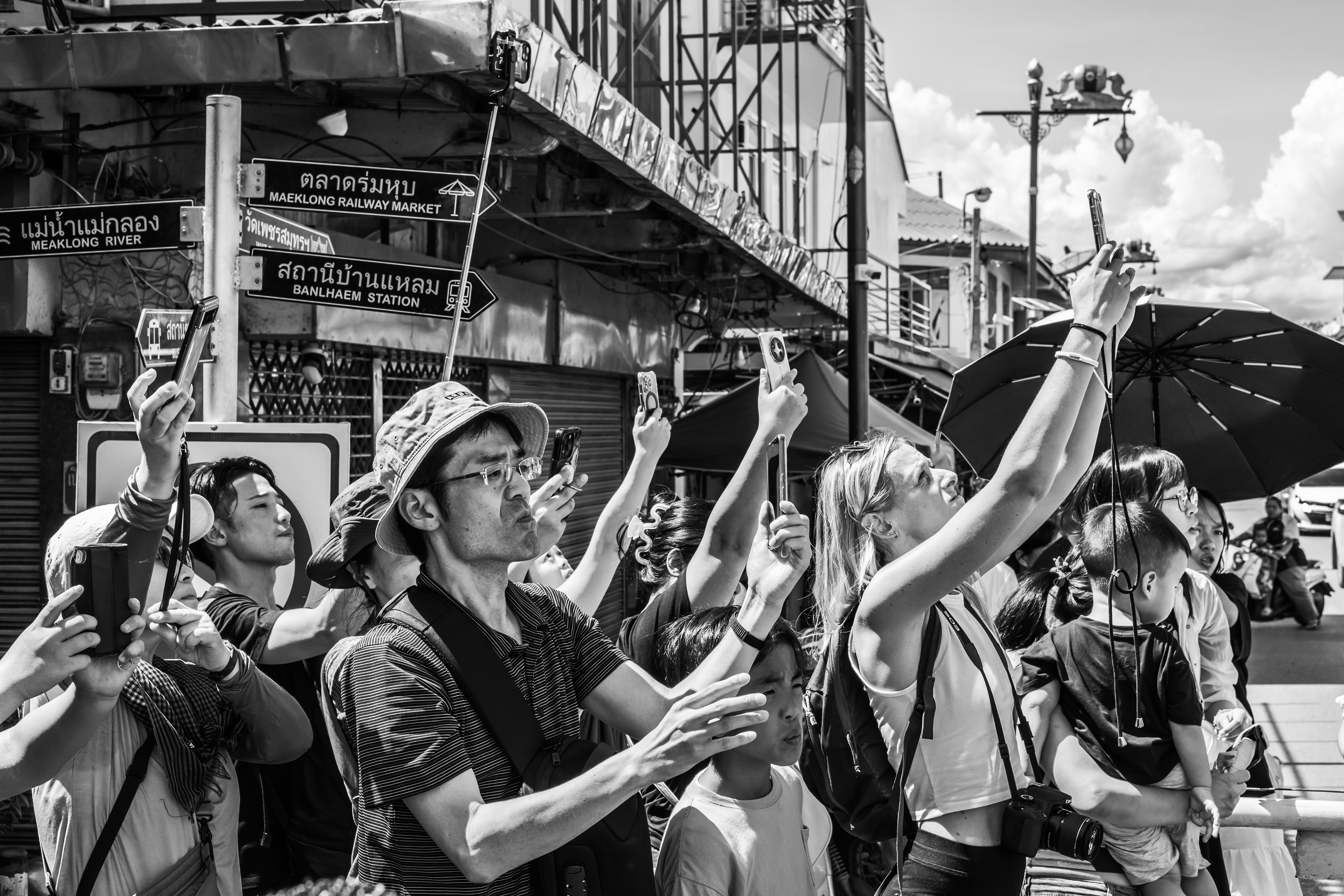 Hands up!