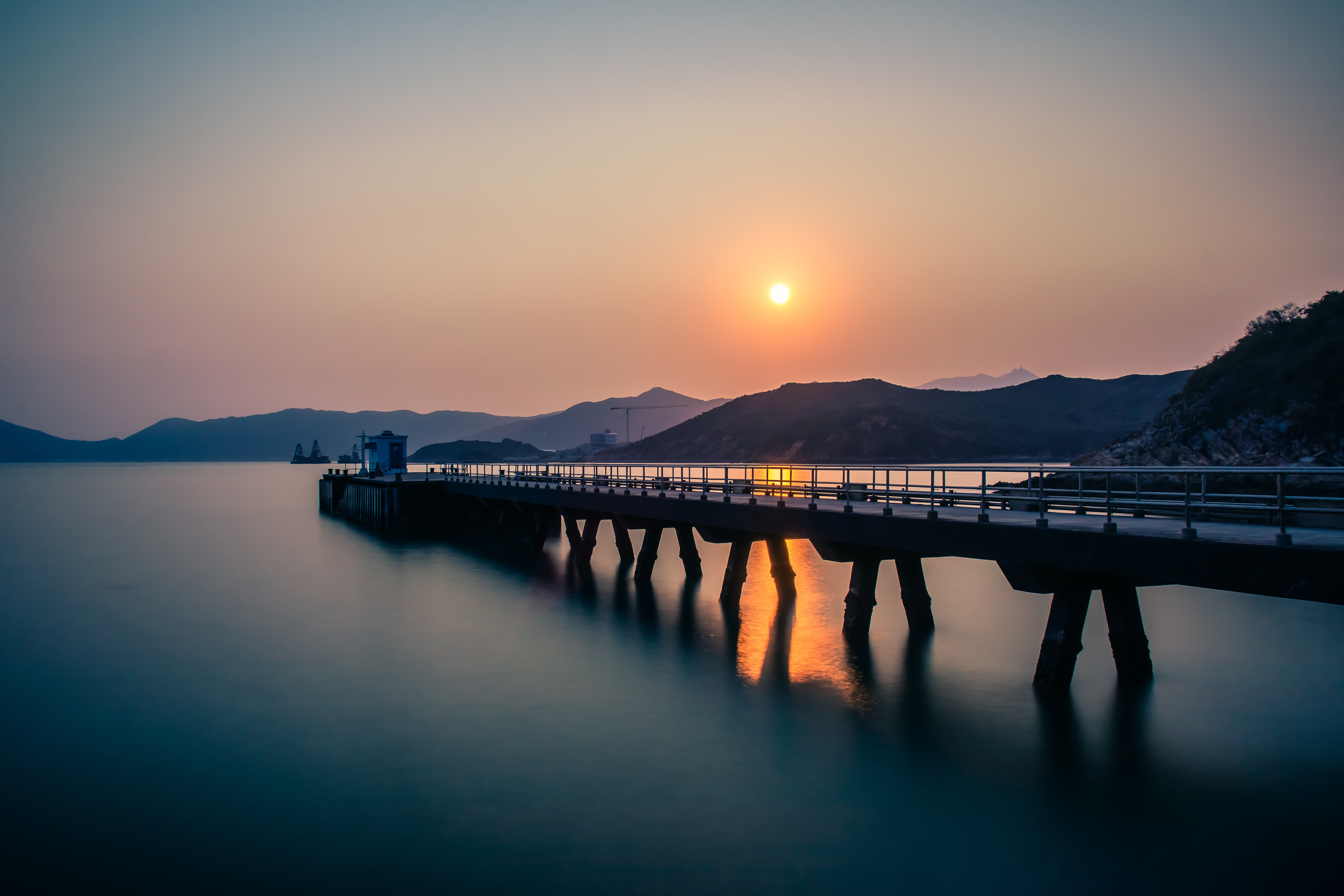 Dead calm sunset 
