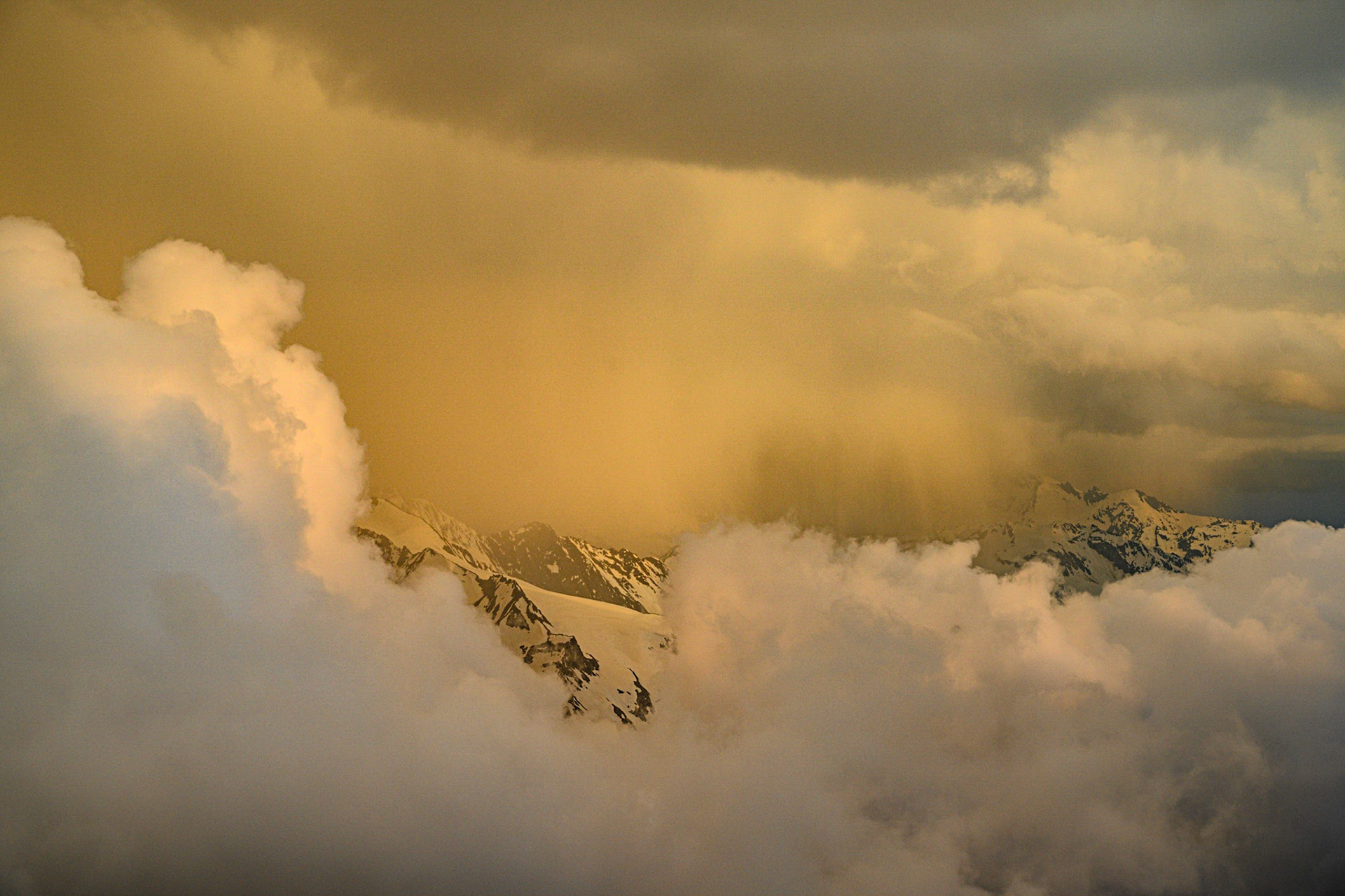 Elbrus 5642m ©pixelmaker.at
