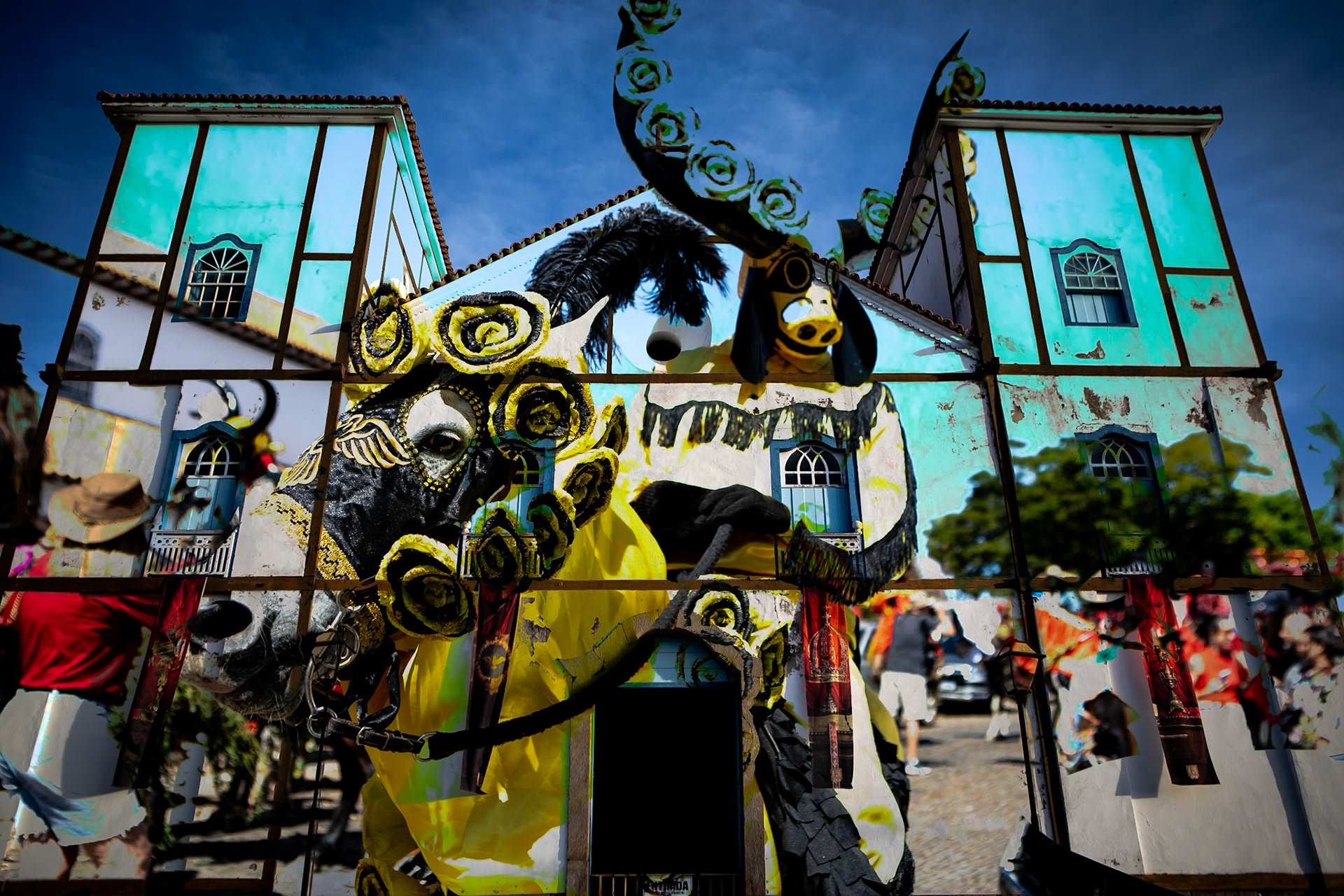 MASCARADO NA RUA