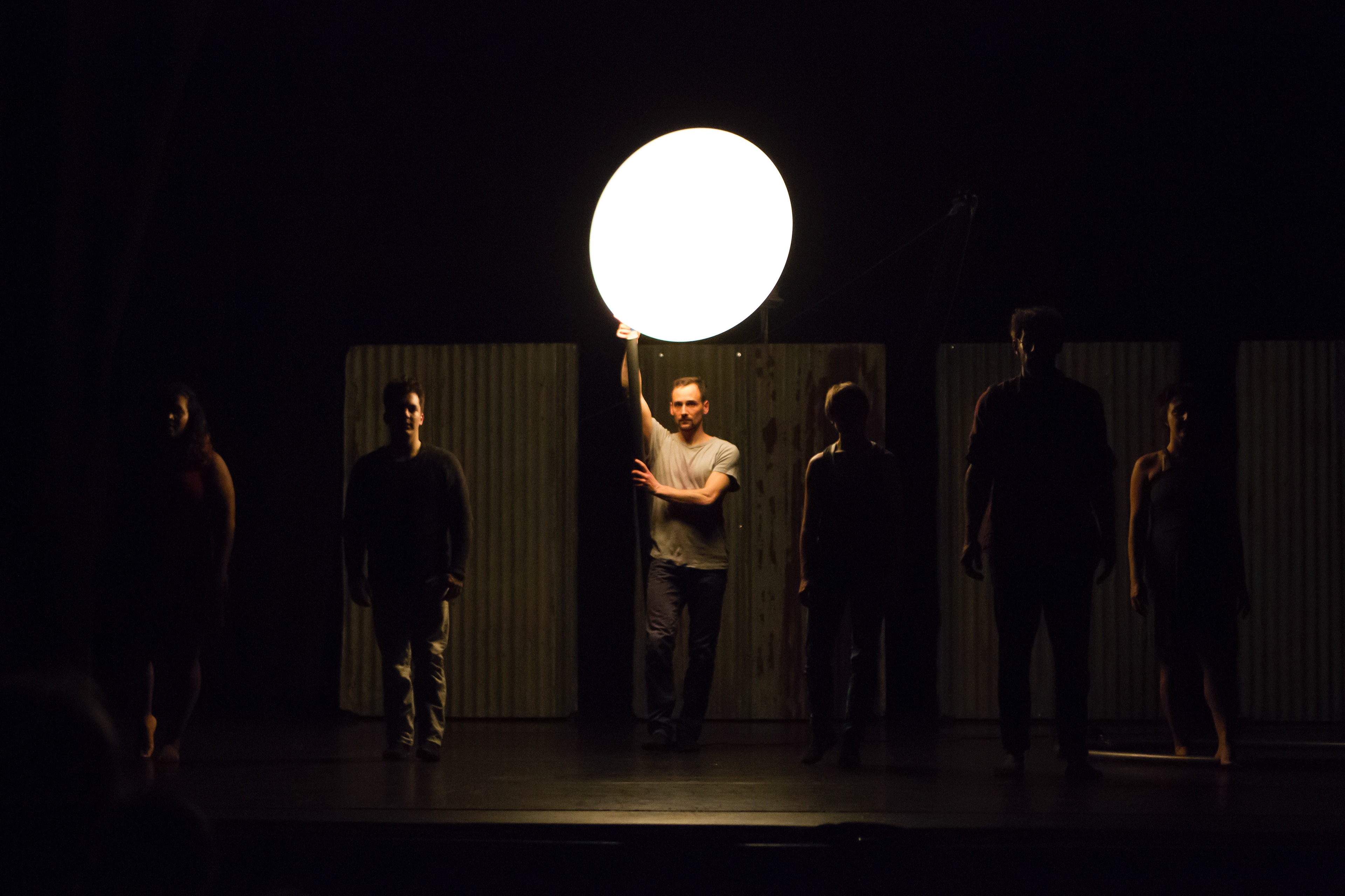 Compagnie Cirqu'en Choc , «Scintilla», Théâtre du Baladin, Savièse 28.03.2018 ©Sian Caline-Photographe. Contenus protégés. Toute utilisation non autorisée est passible de poursuites selon la LDA.