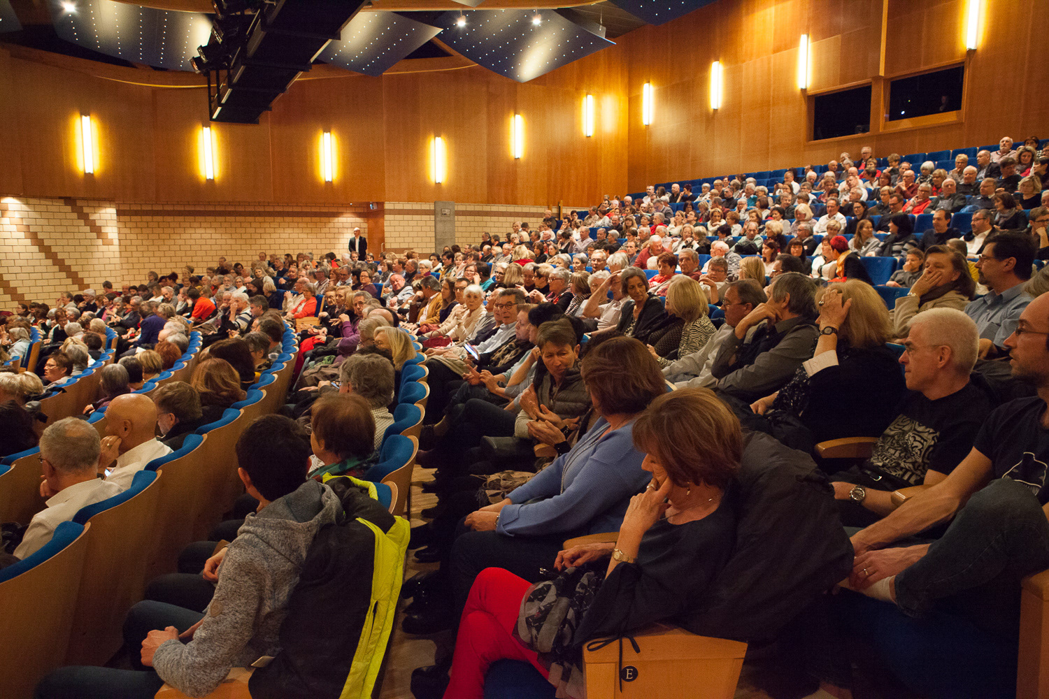 Théâtre du Baladin, Savièse ©Sian Caline-Photographe. Contenus protégés. Toute utilisation non autorisée est passible de poursuites selon la LDA.