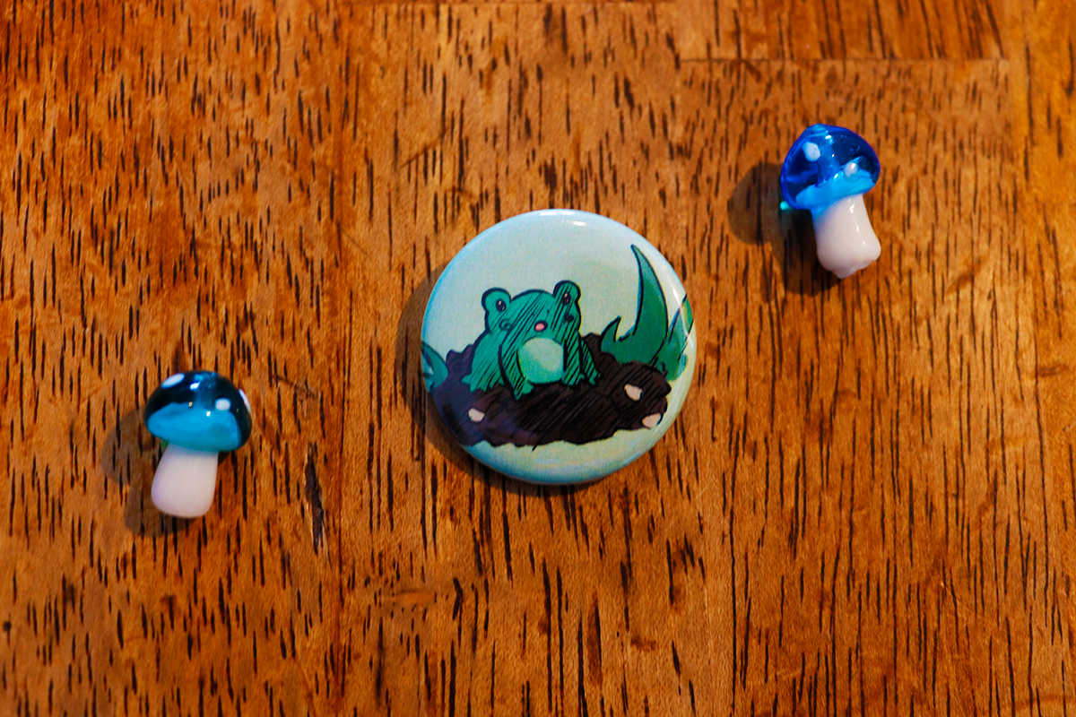 Muddy Frog Button