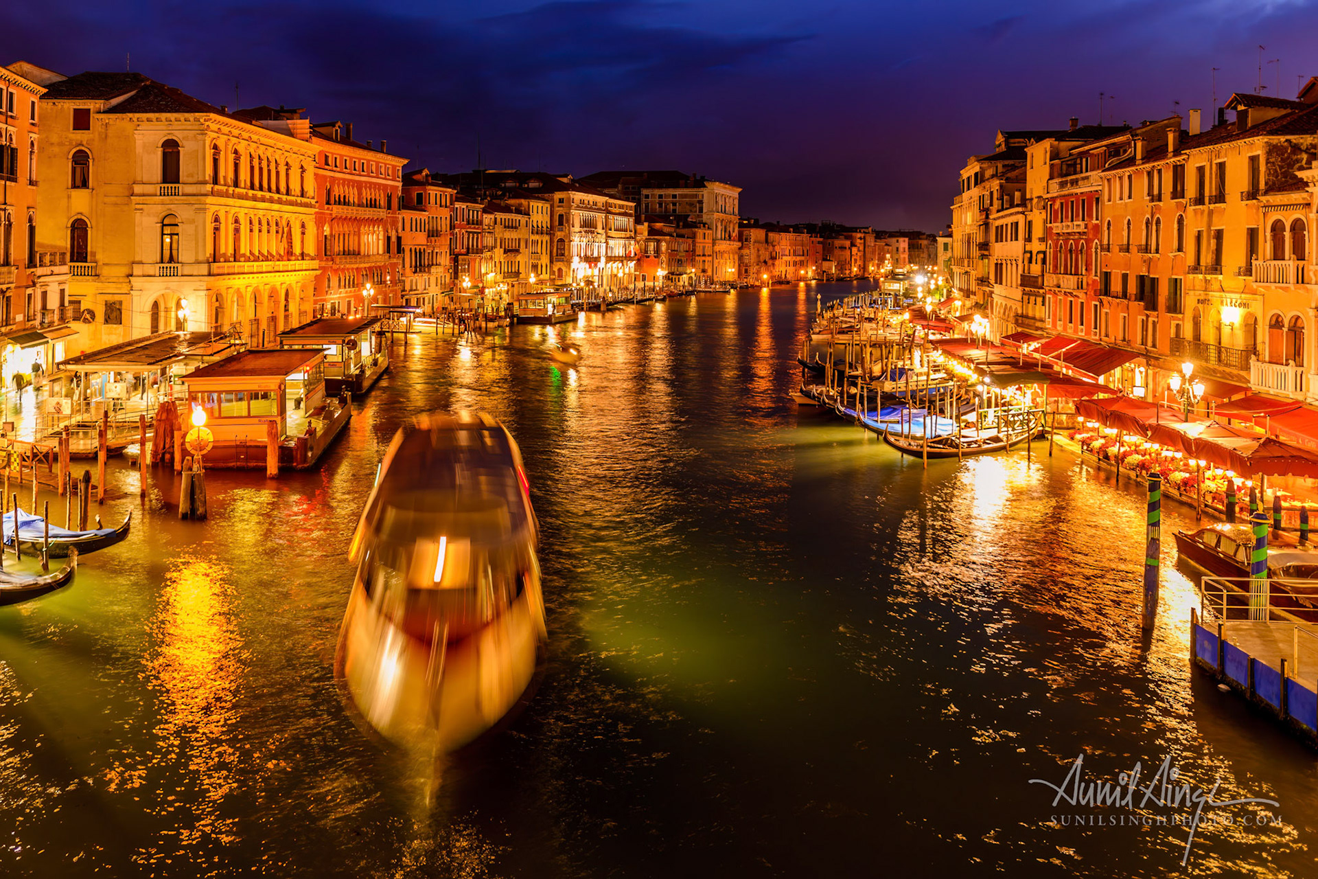 Rialto Bridge, Venice, Italy