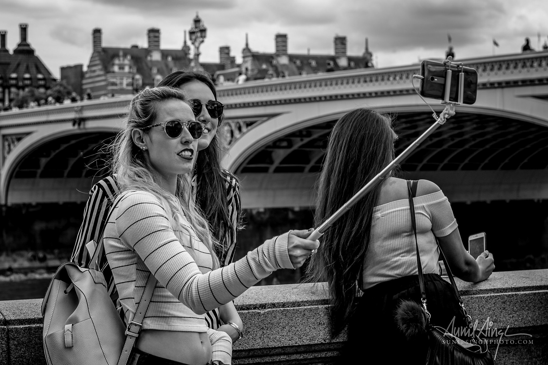Selfie tourists, London, UK