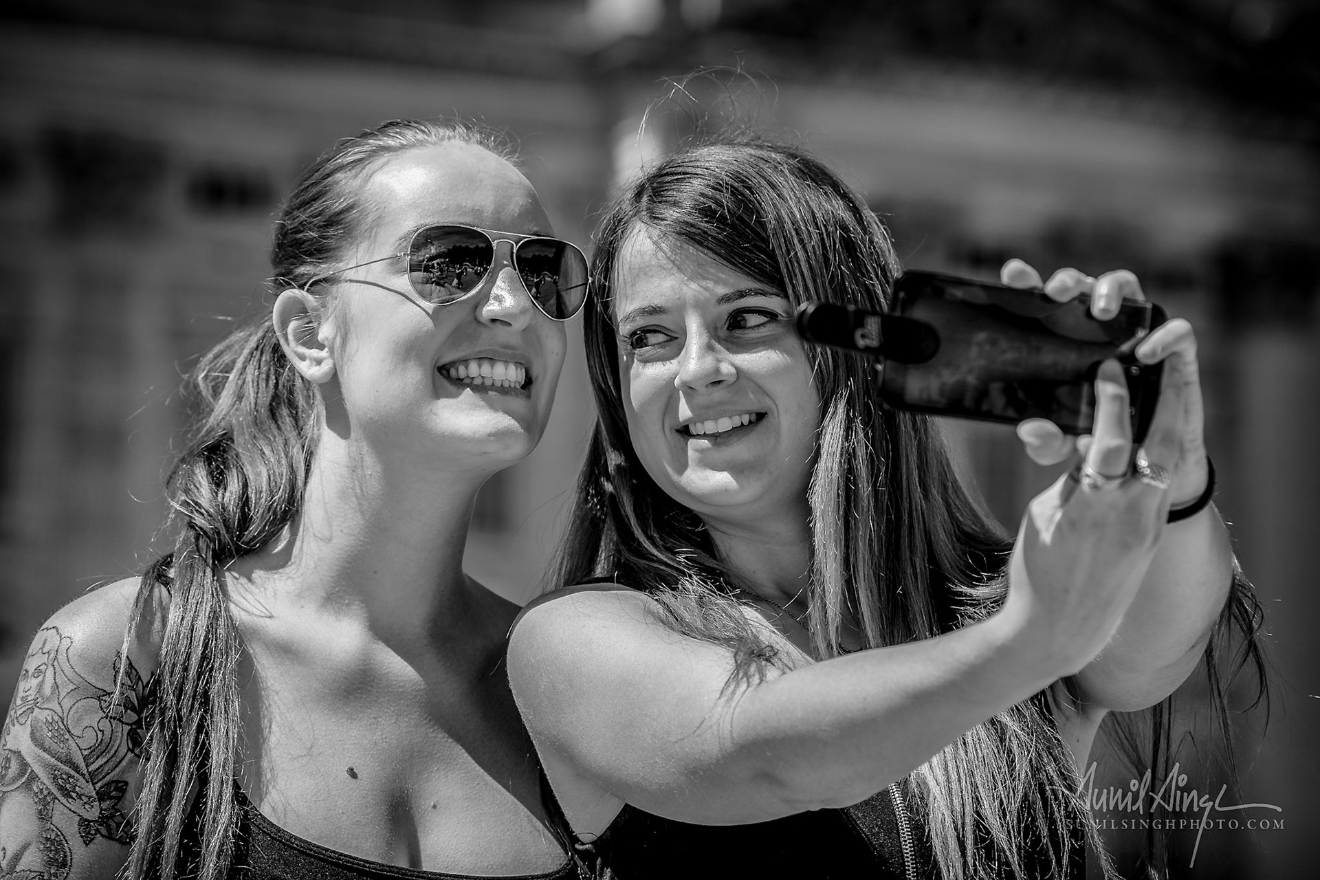 Selfie tourists, London, UK